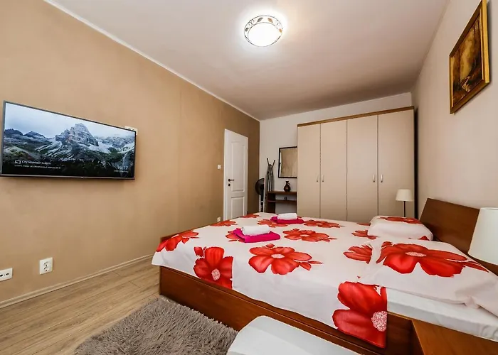 Paula Apartment Split